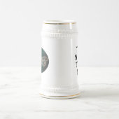 これがミード・スタインの可能性がある ビールジョッキ (中央)