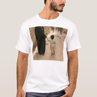 これに端がありますか。 Tシャツ