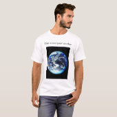 これはあなたの母ではないです Tシャツ (正面フル)