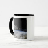 これはアーティストであるAのAを表す1/2sのコンセプト2 マグカップ (正面左)