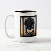 これはキャンベルCA、歴史的なアンセリーハウスノッカー ツートーンマグカップ (左)