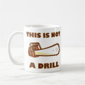これはドリルのチェーンソーではないです コーヒーマグカップ (左)