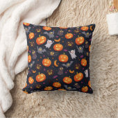 これはハロウィーン用の枕クッションである。 クッション (ブランケット)