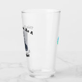 これはブーティービールカヤーカーとして数えられる タンブラーグラス (左)