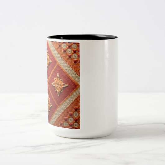 これは刺繍模様のマグである ツートーンマグカップ (中央)