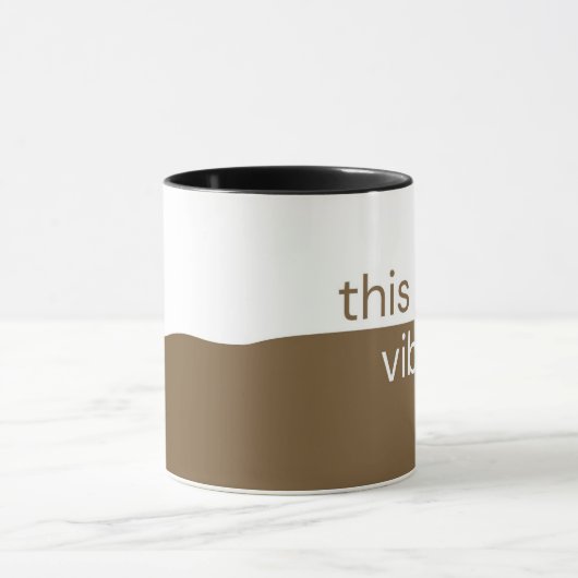 これは生き物だ。コーヒーマグ – エステティックマグ マグカップ (中央)