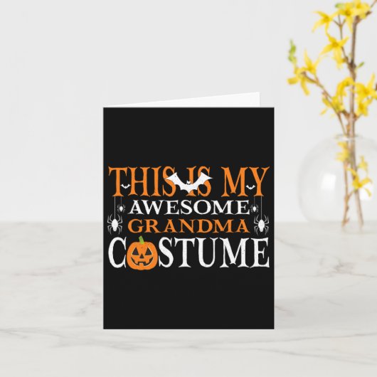 これは私のおばあちゃん素晴らしの衣装おかしいハロウィーン カード (黄色い花)