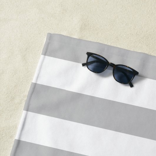 これは私のサーカスのストライプのなビーチタオルです ビーチタオル (インサイチュ)