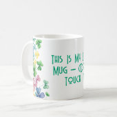 これは私のラッキー・マグカップのカラフル・クローバー離れだ コーヒーマグカップ (正面左)