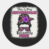 これは私の子宮摘出術の回復シャツの子宮の混乱 ラウンドシール (正面)