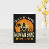 これは私の怖い山のサイクリングの衣装ハロウィン カード (黄色い花)