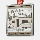 これは私達がオーナメントをいかに転がるかです メタルオーナメント (左)