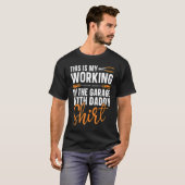 これは電気配線Electroniで働いている Tシャツ (正面フル)