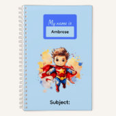 これは、子供たちに大人気の、スーパーヒーローになって活躍する１１人の少年たちの文房具です。 ノートブック (正面)