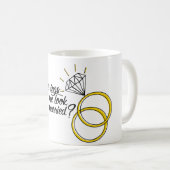 これらのリングは私を結婚したに見させますか。 花嫁 コーヒーマグカップ (正面右)
