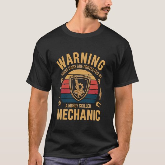 これらの車は非常に熟練した整備士によって保護されています 警告 Tシャツ (正面)