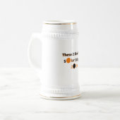 これらの2は太陽のEclipse 2024を通過する – 白/金ゴールド ビールジョッキ (正面左)