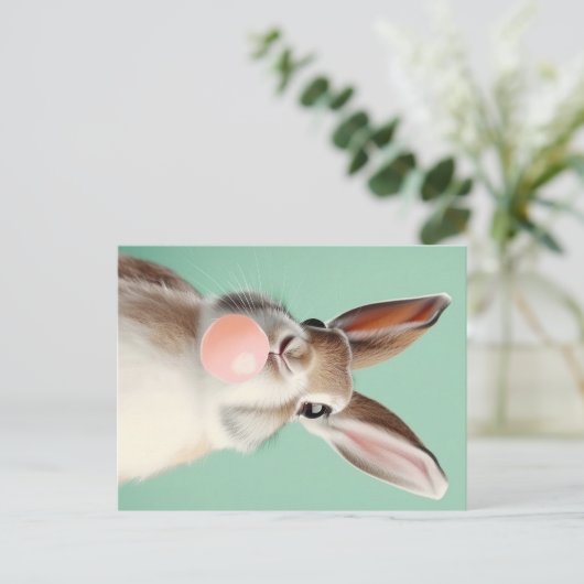 これを噛む：イースターバニーはガムを楽しむ ポストカード (スタンド正面)