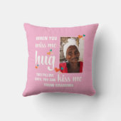 これを抱きしめ恋しく思るおばあちゃん写真 クッション (裏面)