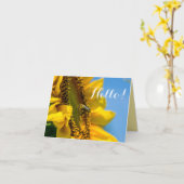 こんにちはヒマワリのマクロ写真のブランクのメッセージカードの蜂 カード (黄色い花)