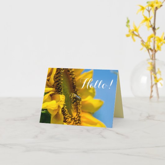 こんにちはヒマワリのマクロ写真のブランクのメッセージカードの蜂 カード (黄色い花)