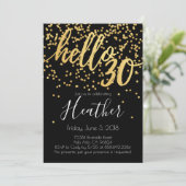 こんにちは30第30誕生日の金ゴールドおよび黒い紙吹雪 招待状 (スタンド正面)