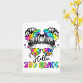 こんにちは！3年生の髪の毛ボサボサの女の子、学校に戻るよ！ カード (黄色い花)