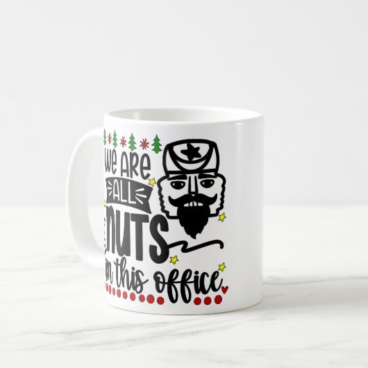 こパーソナライズされたのOfficeクリスマスのメンバー コーヒーマグカップ (正面左)