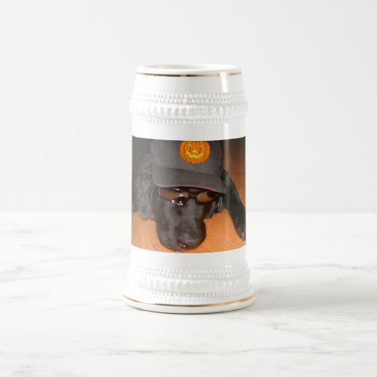 こ離れのハロウィンの後ろに ビールジョッキ (中央)