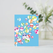 ごちゃごちゃしたカラフルスカル ポストカード (スタンド正面)