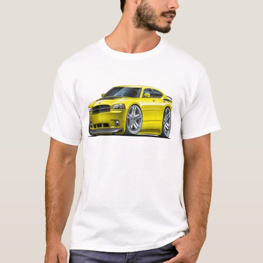 ごまかしの充電器のDaytonaの黄色い車 Tシャツ (正面)