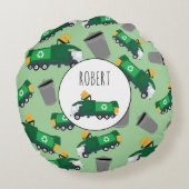 ごみトラックのパターン少年の名前のリサイクル ラウンドクッション (裏面)