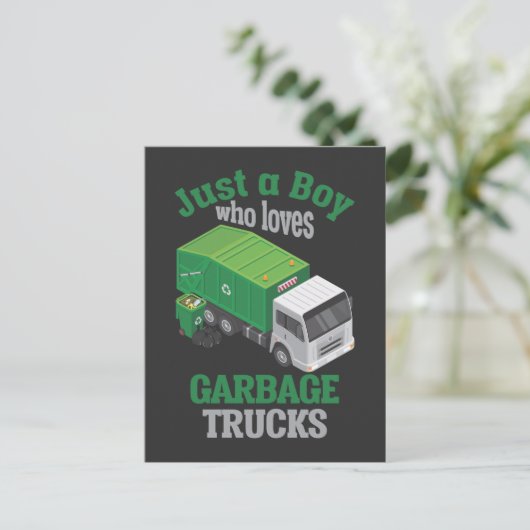 ごみトラックを愛する少年の幼児リサイククールル ポストカード (スタンド正面)