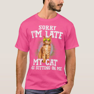 ごめんねオレンジタブに猫が座って Tシャツ