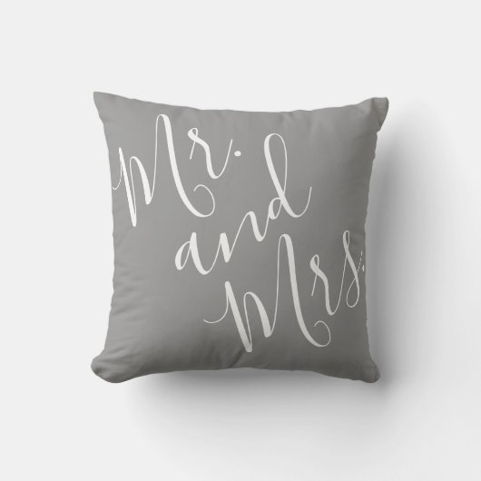ご夫婦の優雅なカリグラフィー グレー ホワイト スクリプト クッション (正面)