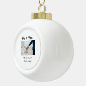 ご夫婦の姓と日付と年とウェディングギフト セラミックボールオーナメント (右)