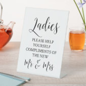 ご婦人方は救済お手洗結婚い下さい 台座サイン (インサイチュ)