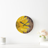 ご機嫌な人の素朴なヒマワリのキャンプの退職 ラウンド壁時計 (ホーム)