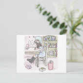 さいくさじ　机に向かう ポストカード (スタンド正面)