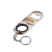 さくらと結婚指輪 キーホルダー栓抜き (裏面アングル)