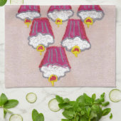 さくらんぼとピンクの背景を持つカップケーキアートプリント キッチンタオル (折り畳み)