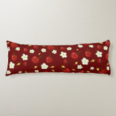さくらんぼと花のパターン ボディピロー (正面)