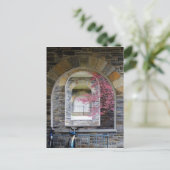 さくらんぼの木がアーチを抜ける ポストカード (スタンド正面)