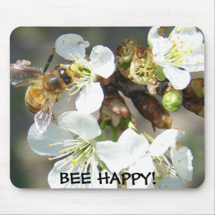 さくらんぼの花とハチは幸せ マウスパッド