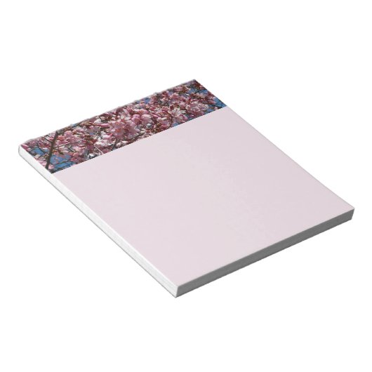 さくらんぼの花とブルースカイ春フローラ ノートパッド (アングル)