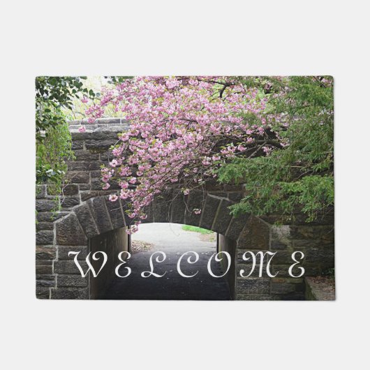 さくらんぼの花と石の橋の写真 ドアマット (正面)