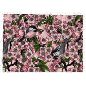 さくらんぼの花と《鳥》アメリカゴガラのピンク ラージペーパーバッグ (裏面)
