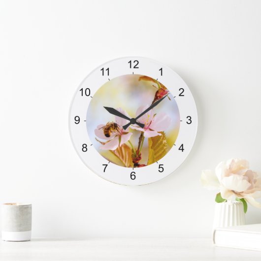 さくらんぼの花の蜂 ラージ壁時計 (ホーム)