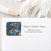 さくらんぼの花の青空の花嫁と花婿の住所 ラベル (インサイチュ)