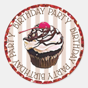 さくらんぼの誕生日のステッカーが付いているチョコレートカップケーキ ラウンドシール